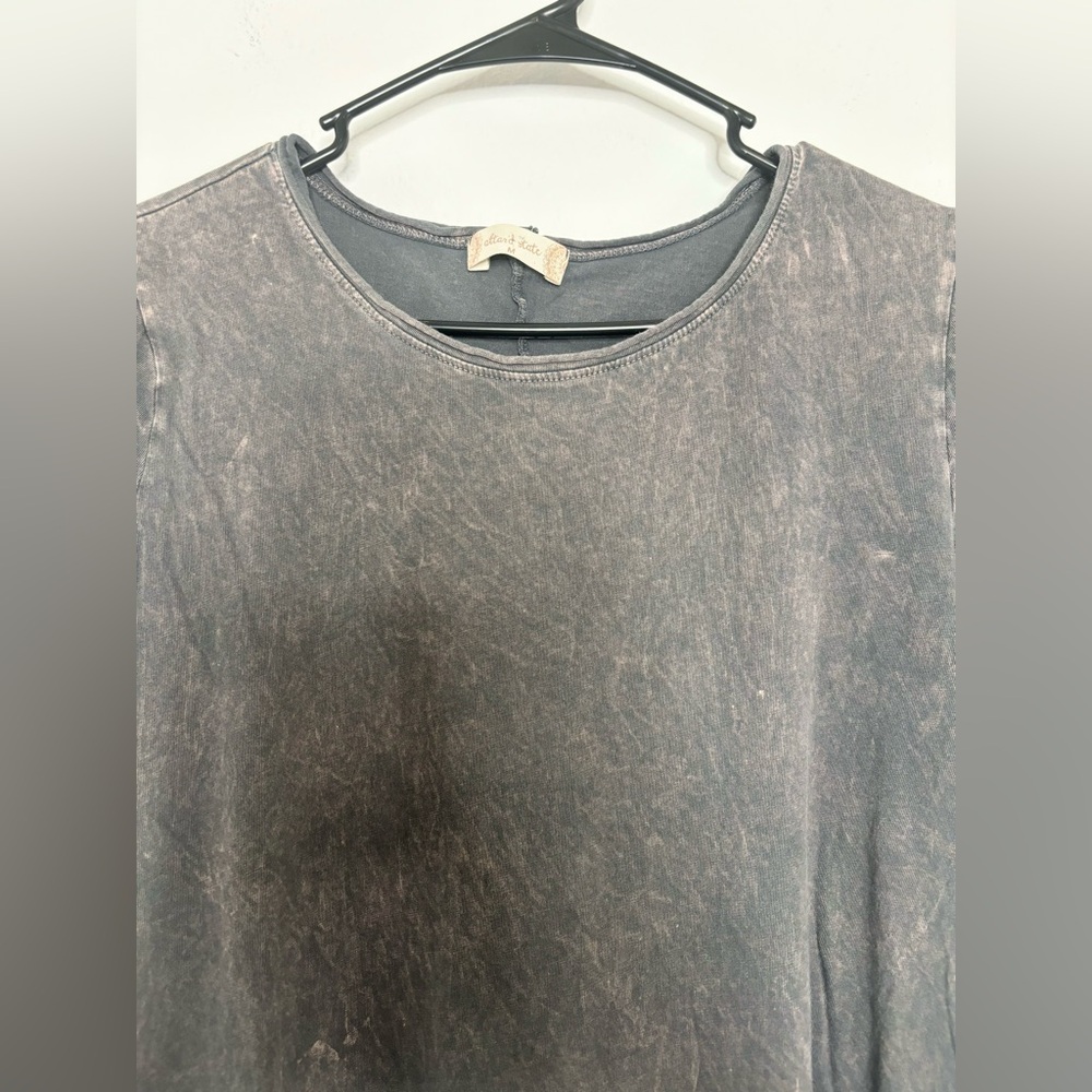 ALTAR'D STATE ACID WASH GREY RUFFLE T SHIRT SZ MEDIUM - Picture 6 of 7
